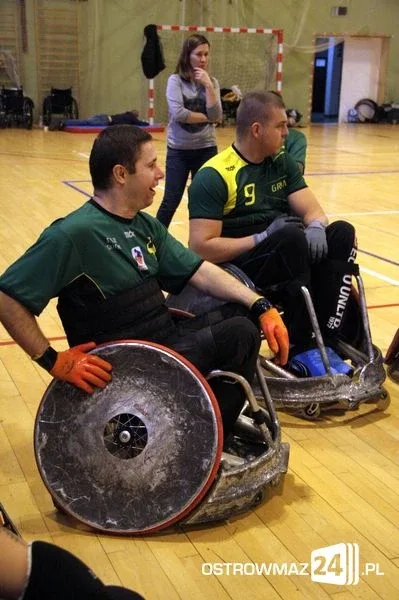 Sparing rugbystów na wózkach (zdjęcia)