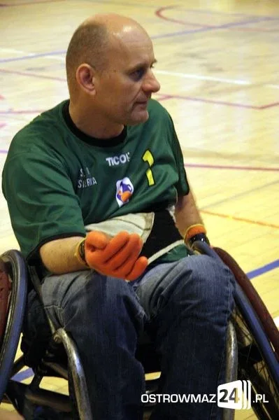 Sparing rugbystów na wózkach (zdjęcia)