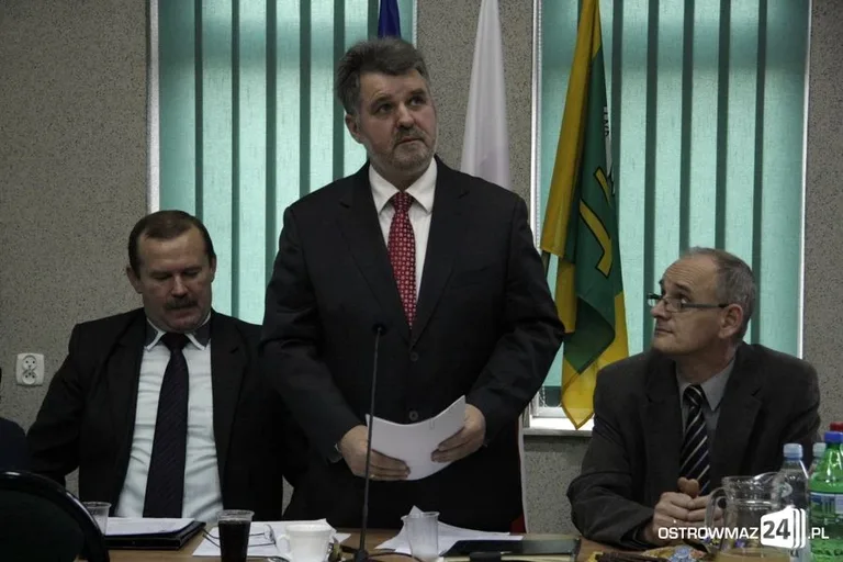 Ostatnia sesja VI kadencji w gminie Ostrów Maz. (zdjęcia)