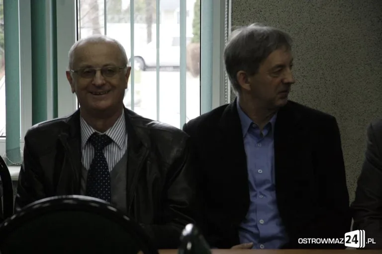 Ostatnia sesja VI kadencji w gminie Ostrów Maz. (zdjęcia)