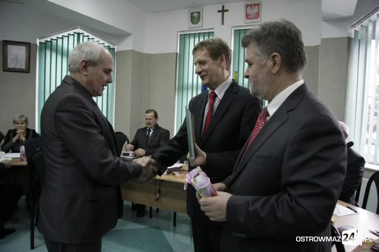 Ostatnia sesja VI kadencji w gminie Ostrów Maz. (zdjęcia)