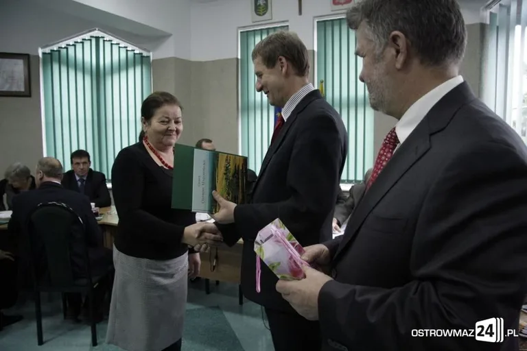 Ostatnia sesja VI kadencji w gminie Ostrów Maz. (zdjęcia)