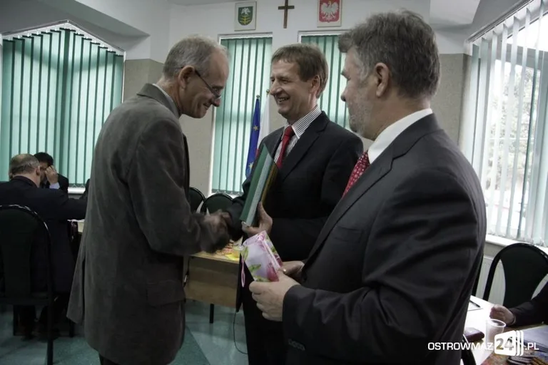 Ostatnia sesja VI kadencji w gminie Ostrów Maz. (zdjęcia)
