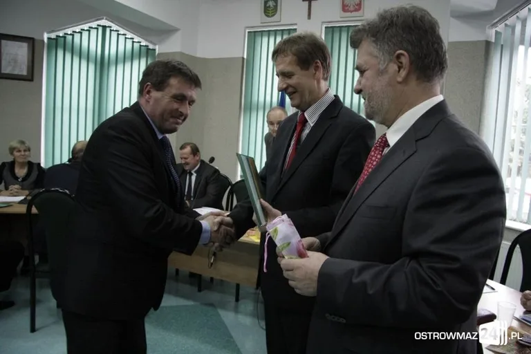 Ostatnia sesja VI kadencji w gminie Ostrów Maz. (zdjęcia)