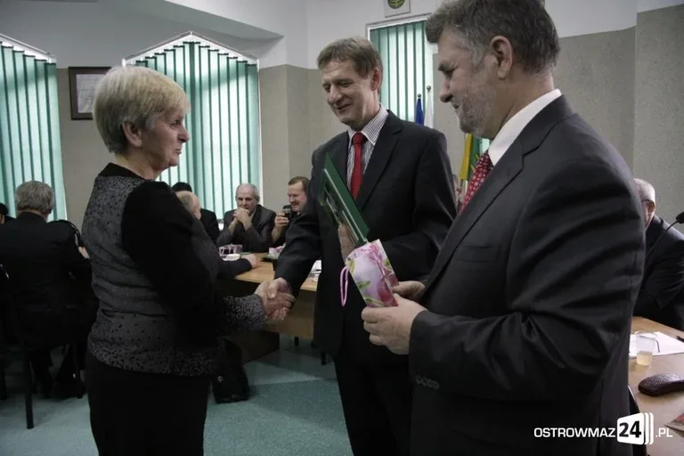 Ostatnia sesja VI kadencji w gminie Ostrów Maz. (zdjęcia)