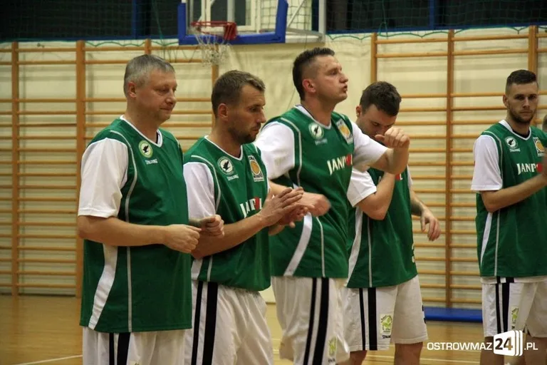 Sokół przegrywa z liderem (zdjęcia)
