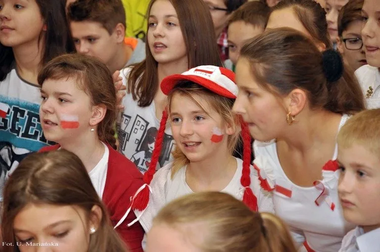 'Kocham Cię Polsko' w ostrowskiej szkole (zdjęcia)