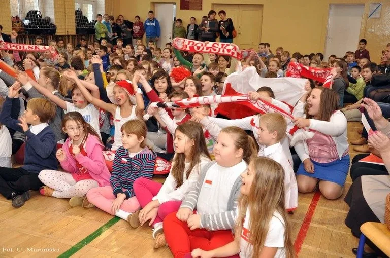 'Kocham Cię Polsko' w ostrowskiej szkole (zdjęcia)