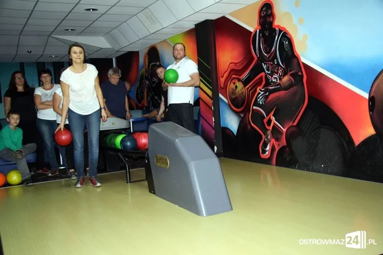 Ruszyły zakładówki bowlingowe (zdjęcia)