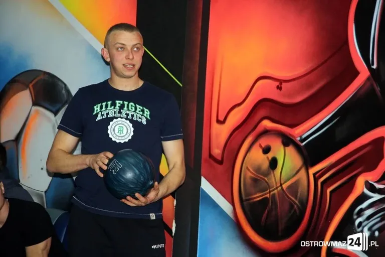 Ruszyły zakładówki bowlingowe (zdjęcia)