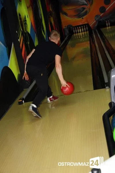Ruszyły zakładówki bowlingowe (zdjęcia)