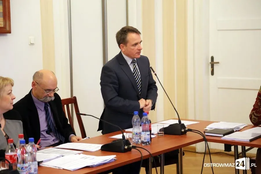 Radni jednogłośnie uchwalili budżet (zdjęcia, wideo)