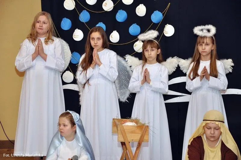 Jasełka w ostrowskiej szkole (zdjęcia)