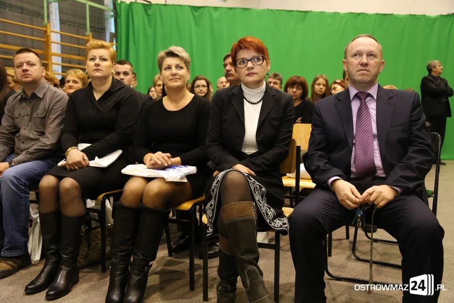 Uczniowie z powiatu nagrodzeni (zdjęcia, wideo)
