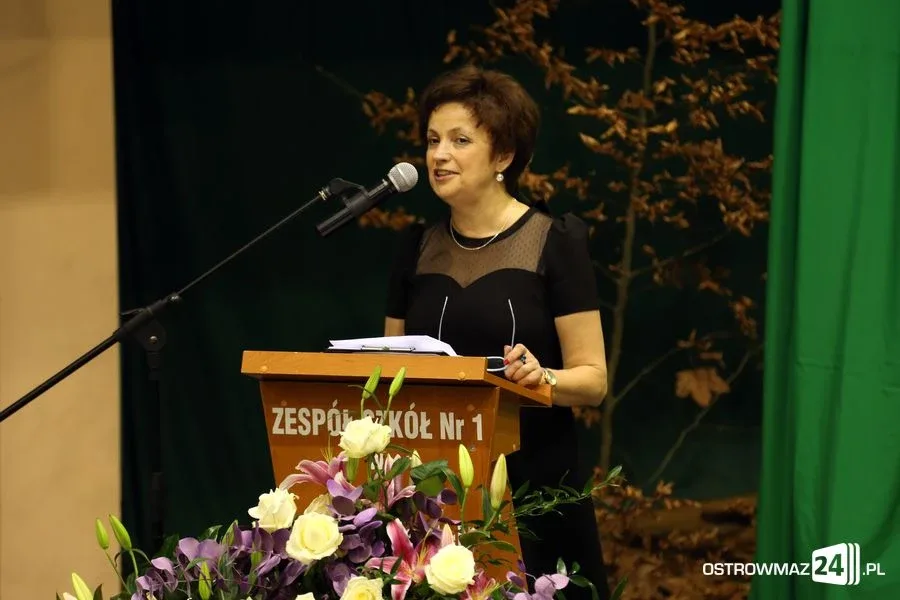 Uczniowie z powiatu nagrodzeni (zdjęcia, wideo)