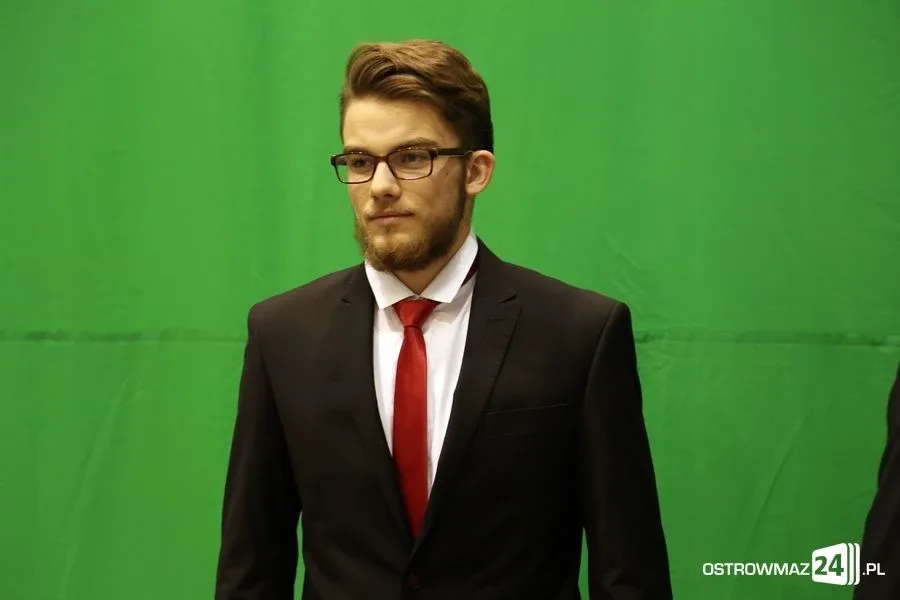 Uczniowie z powiatu nagrodzeni (zdjęcia, wideo)