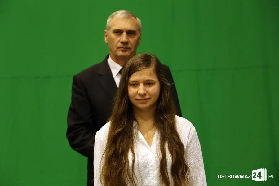 Uczniowie z powiatu nagrodzeni (zdjęcia, wideo)