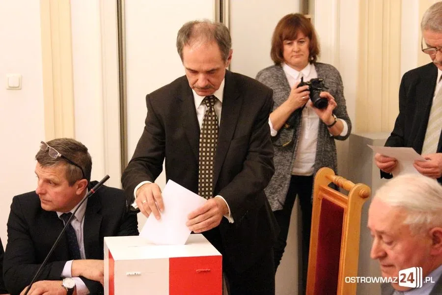 Rada miasta z nowym przewodniczącym (zdjęcia, wideo)