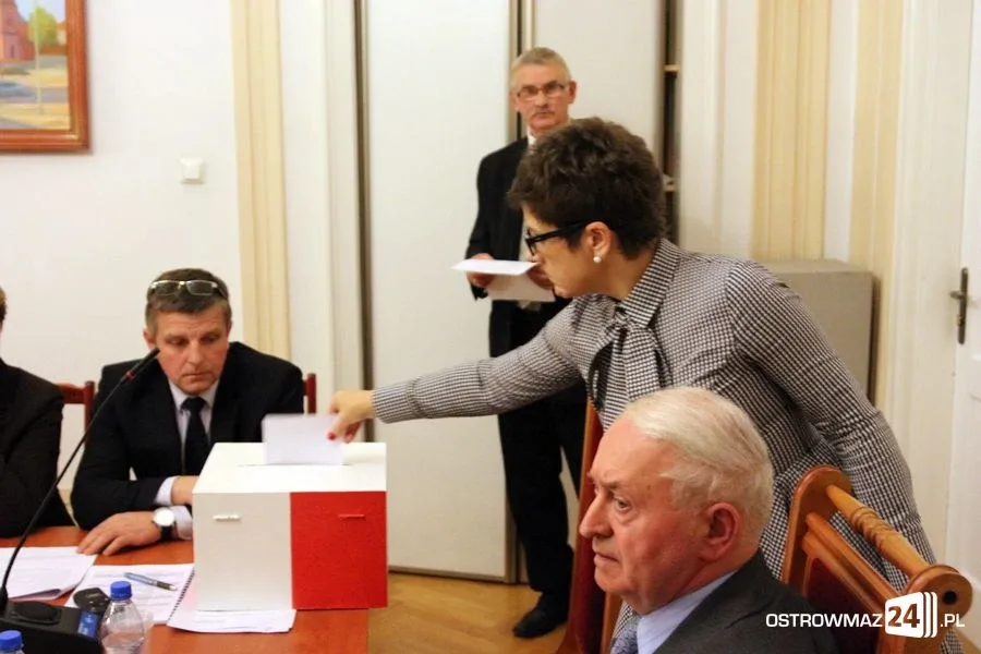 Rada miasta z nowym przewodniczącym (zdjęcia, wideo)