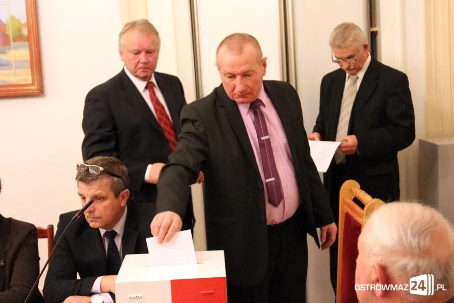 Rada miasta z nowym przewodniczącym (zdjęcia, wideo)