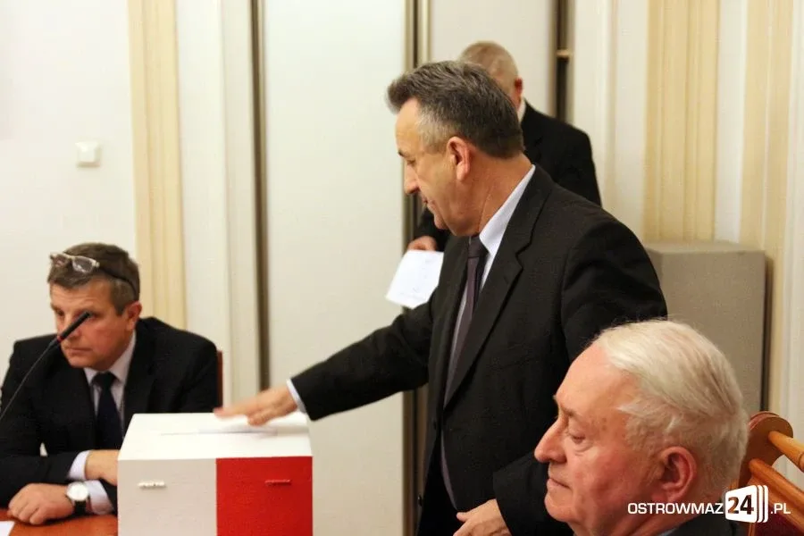 Rada miasta z nowym przewodniczącym (zdjęcia, wideo)