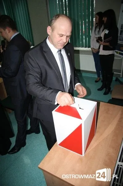 Radni gminy Ostrów Maz. już pracują (zdjęcia)