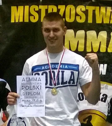 Złoto w MMA ostrowskiego 'goryla' (zdjęcia)