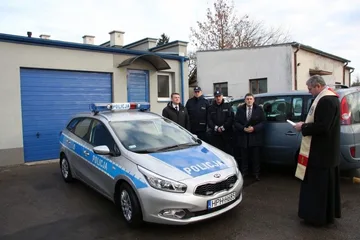 Nowy radiowóz w ostrowskiej komendzie (zdjęcia)