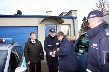 Nowy radiowóz w ostrowskiej komendzie (zdjęcia)