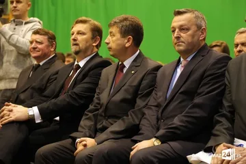 Uczniowie z powiatu nagrodzeni (zdjęcia, wideo)