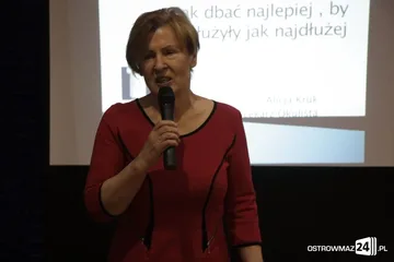 Andrzejkowe wróżby słuchaczy UTW (zdjęcia)