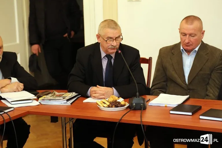 Radni jednogłośnie uchwalili budżet (zdjęcia, wideo)