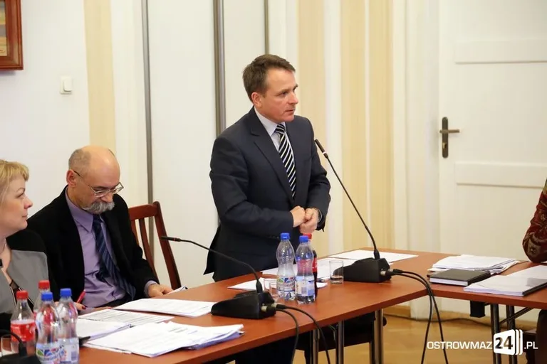 Radni jednogłośnie uchwalili budżet (zdjęcia, wideo)