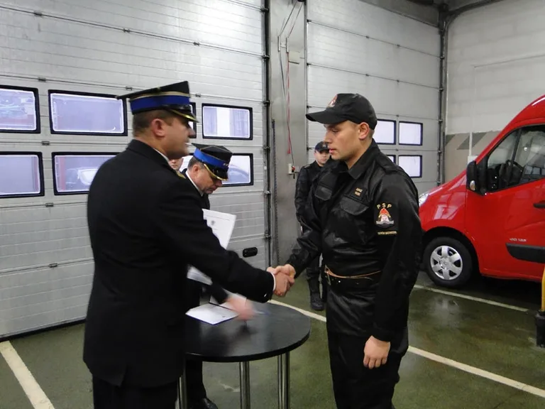 Ślubowanie nowych strażaków (zdjęcia)