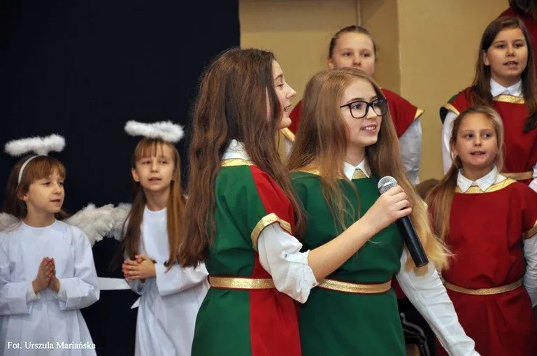 Jasełka w ostrowskiej szkole (zdjęcia)
