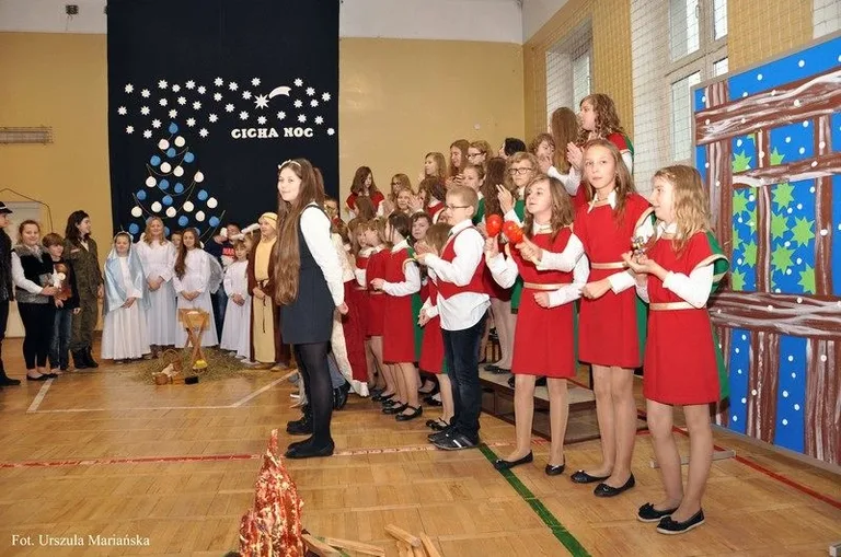 Jasełka w ostrowskiej szkole (zdjęcia)
