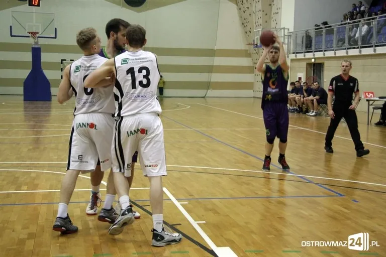 OKK Sokół wygrywa z MKS Skierniewice (zdjęcia)