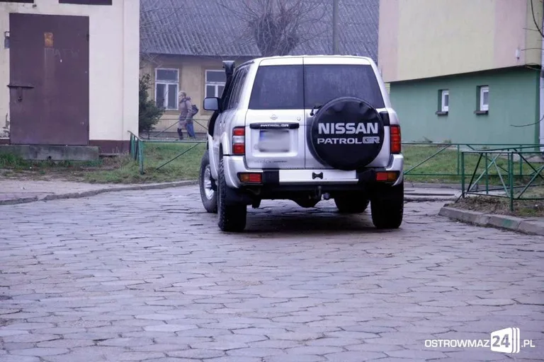 Kolejni mistrzowie parkowania (zdjęcia)
