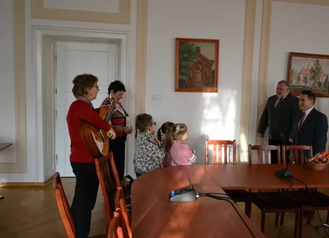 Przedszkolaki kolędowały burmistrzowi (zdjęcia)