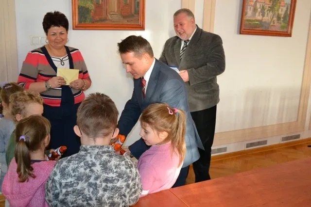 Przedszkolaki kolędowały burmistrzowi (zdjęcia)