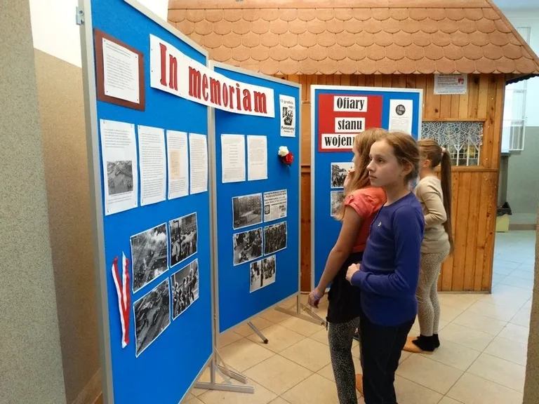 Uczniowie uczcili pamięć Ofiar Stanu Wojennego