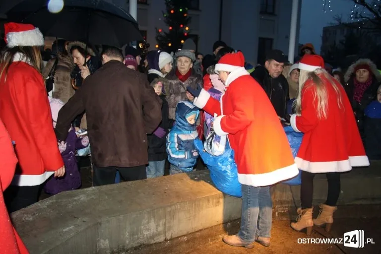 Ostrowianie spotkali się z Mikołajem (zdjęcia)