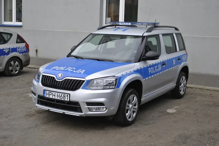 Nowy radiowóz policyjny w Nurze (zdjęcia)