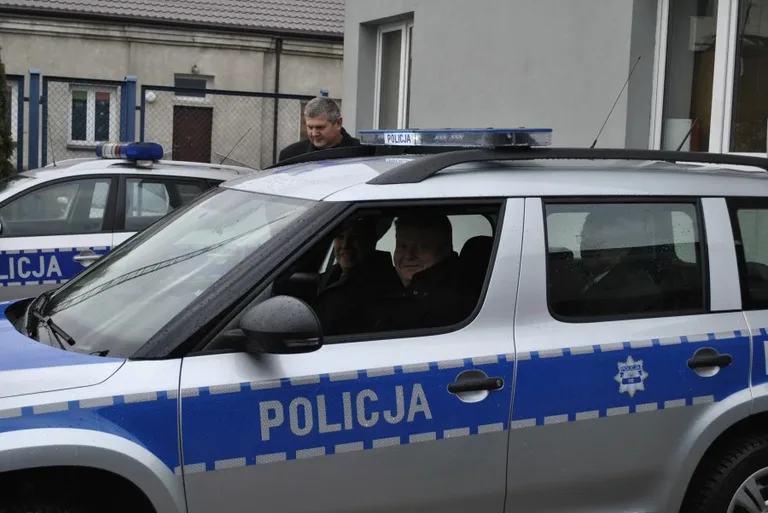 Nowy radiowóz policyjny w Nurze (zdjęcia)