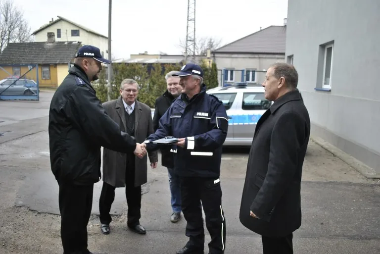 Nowy radiowóz policyjny w Nurze (zdjęcia)