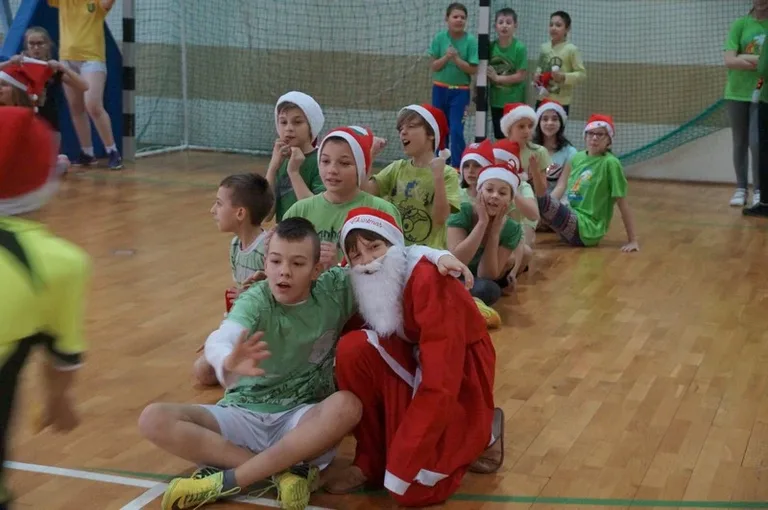 Mikołajkowy Turniej Sportowy (zdjęcia)