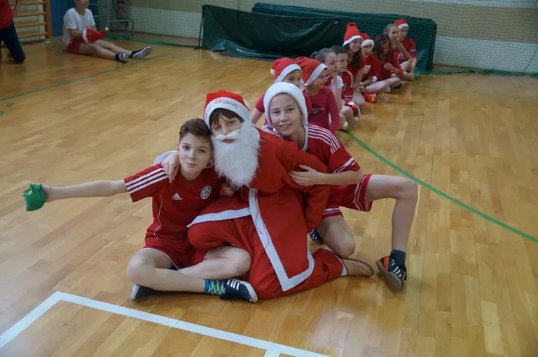 Mikołajkowy Turniej Sportowy (zdjęcia)
