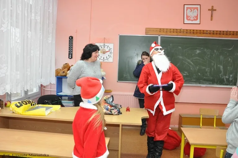Spotkanie z Mikołajem w ostrowskiej szkole (zdjęcia)