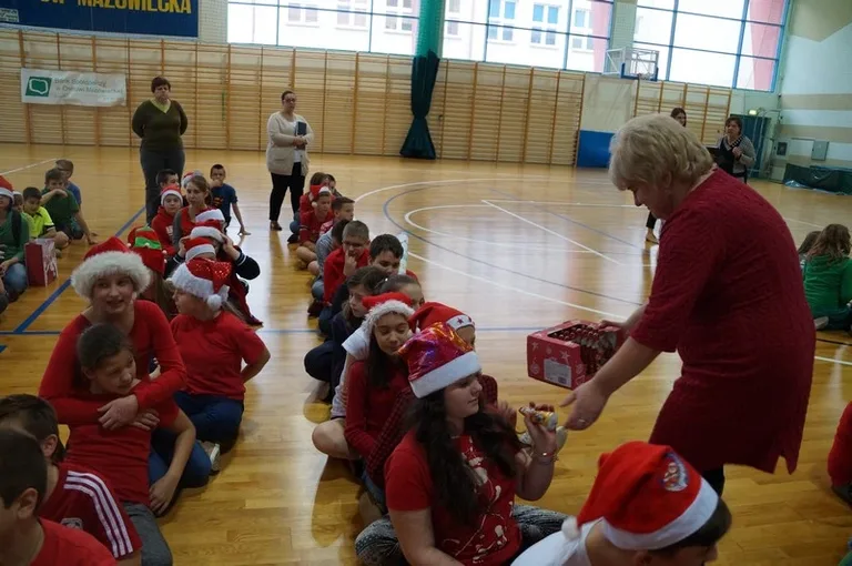 Mikołajkowy Turniej Sportowy (zdjęcia)