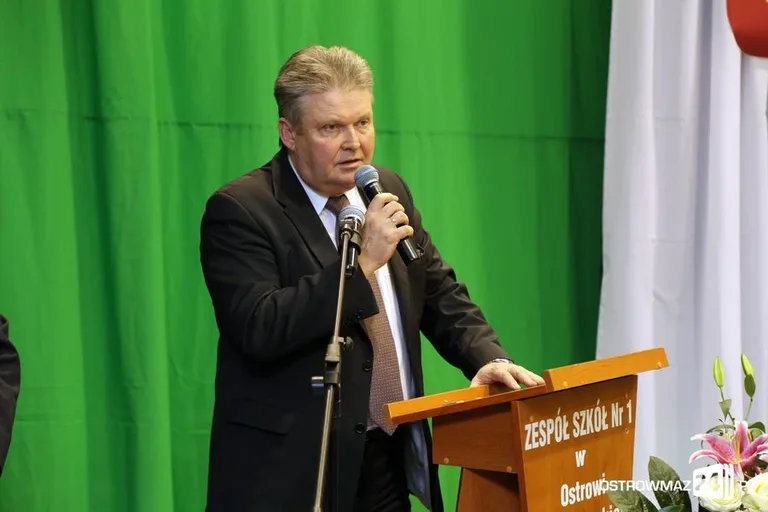 Uczniowie z powiatu nagrodzeni (zdjęcia, wideo)